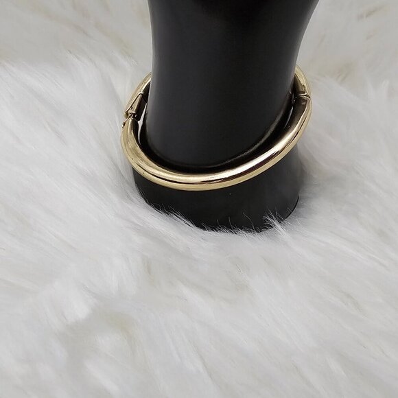 Banana Republic Vintage Faux Turquoise Gold Hinged Bangle Bracelet - Picture 3 of 7